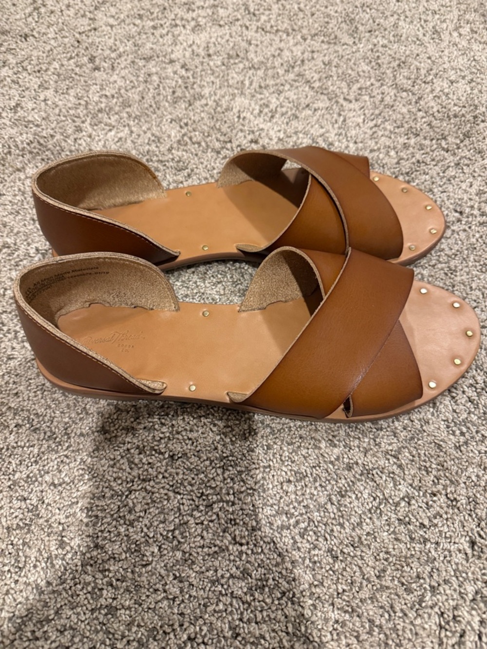 Universal Thread Sandals